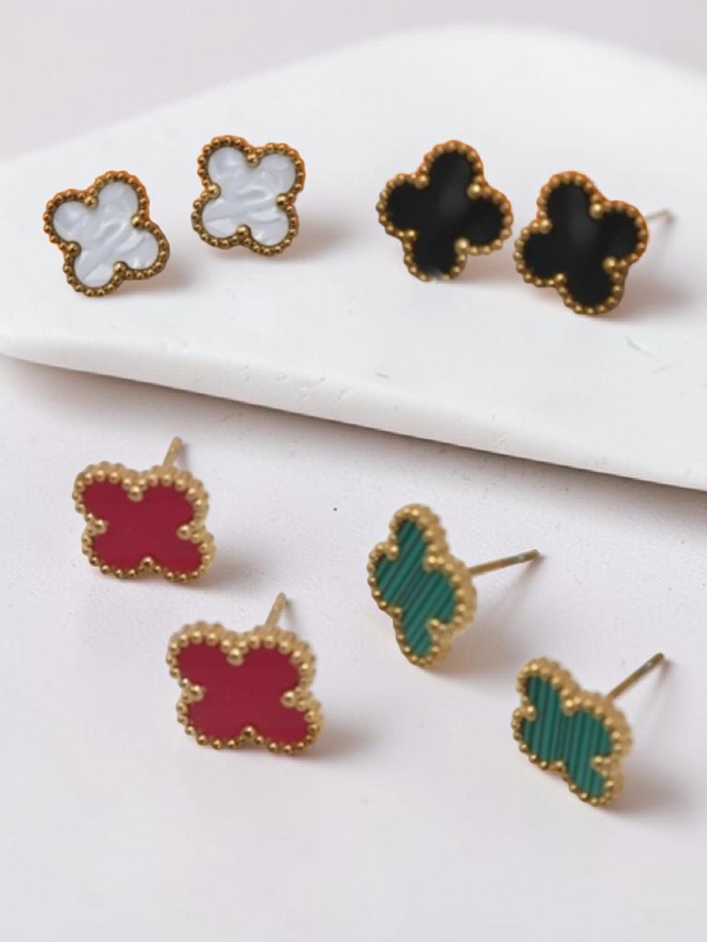 Stainless Steel Vintage Clover Stud Earrings — Black, White, Red, Green